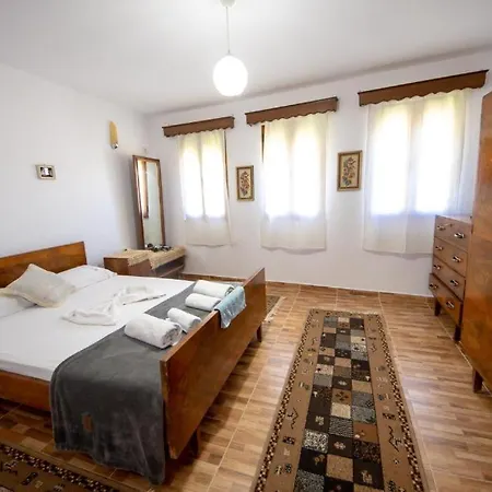 Nina's Guest house