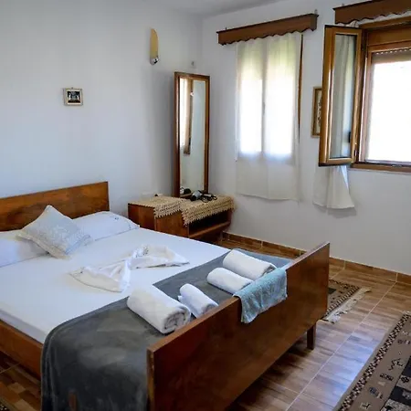 Nina's * Gjirokastër