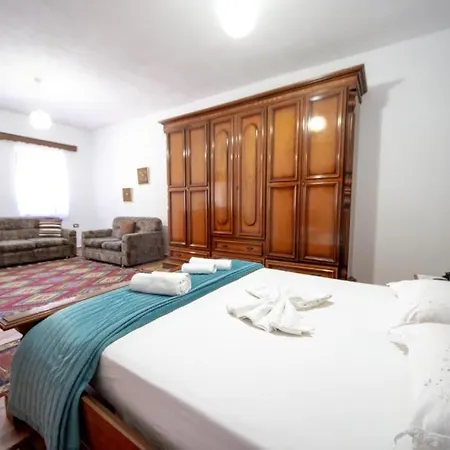 Gæstehus Nina's Gjirokastër
