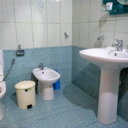 Nina's Гирокастра