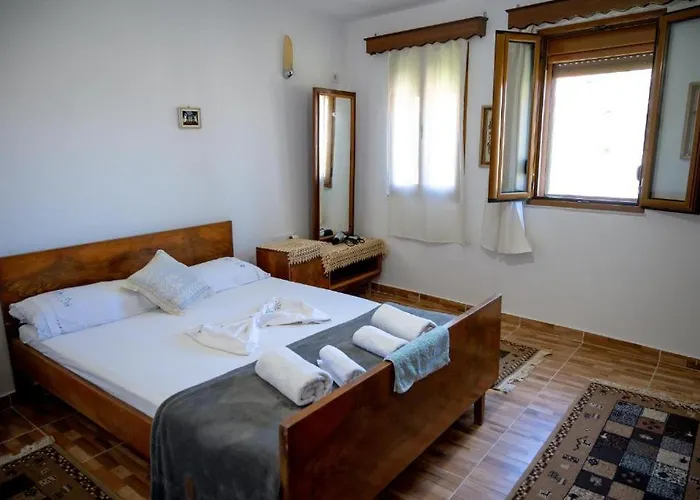 Nina's * Gjirokastër
